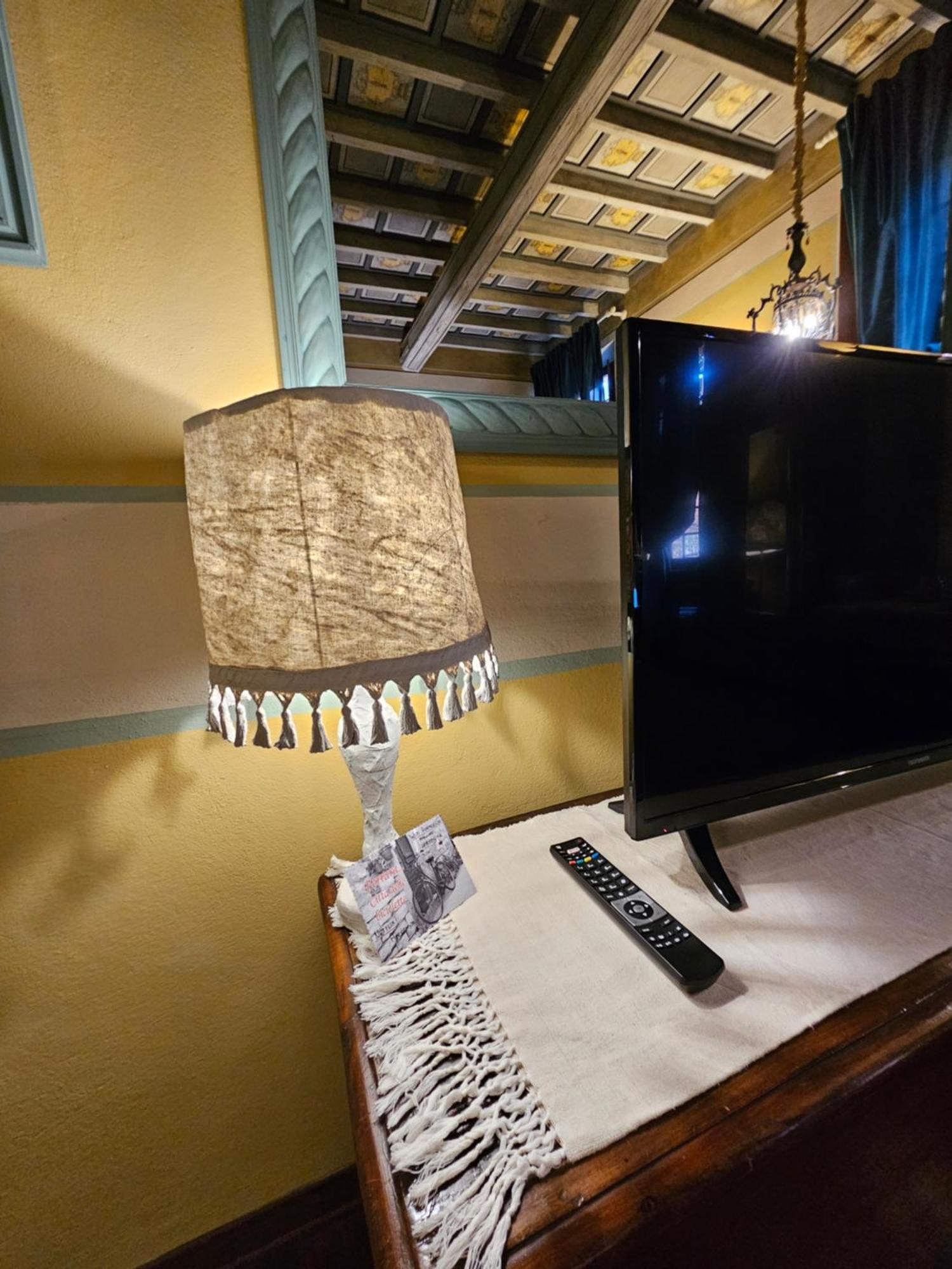L'Ape Regina Apartment แฟร์รารา ภายนอก รูปภาพ